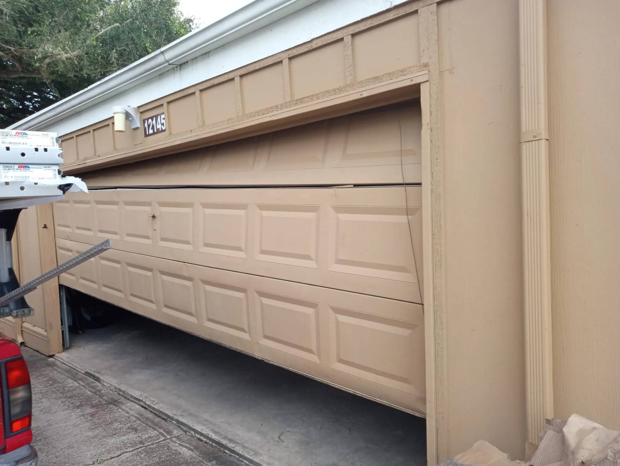 Emergency in Humble, TX by Lemus Garage Door Services — Licensed & Insured, (281) 906-4783
