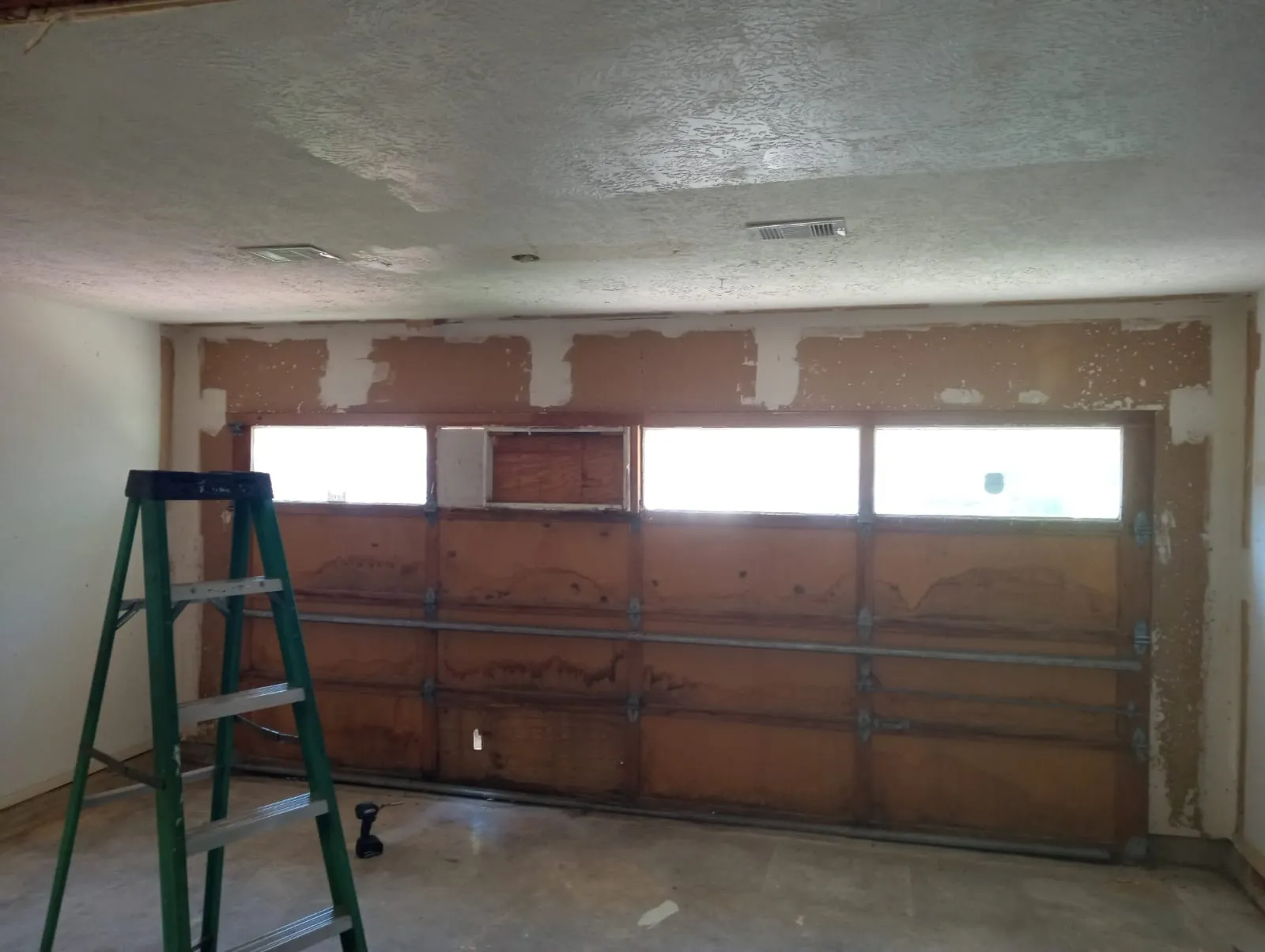 Emergency in Humble, TX by Lemus Garage Door Services — Licensed & Insured, (281) 906-4783