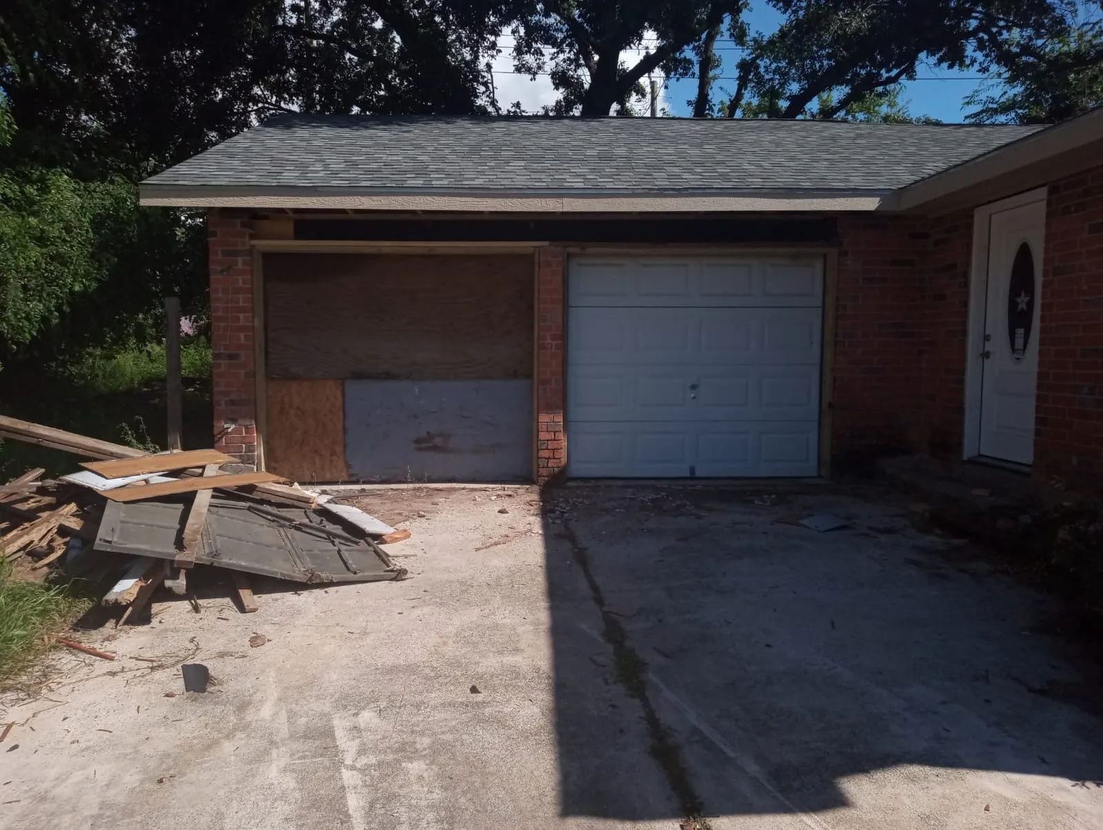 Martin Garage Doors — Lemus Garage Door Services, Licensed & Insured, (281) 906-4783