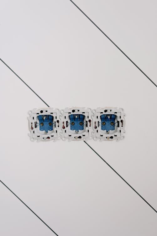 10 Essential Garage Door Maintenance Tips Every Houston Homeowner Should Know